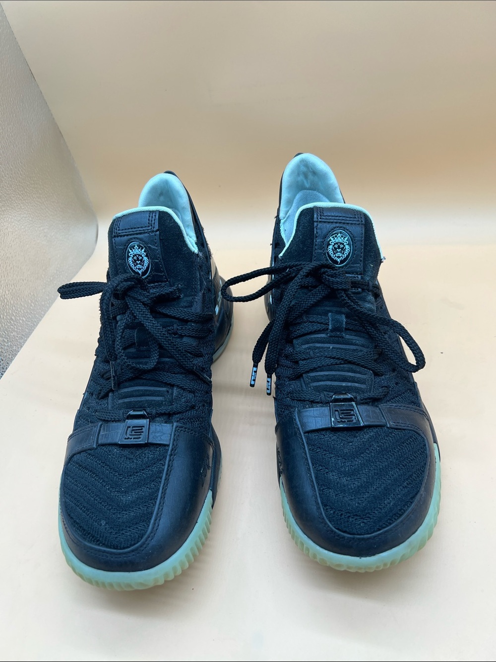Nike LeBron XVI 16 Basketball Shoes Glow in the Dark CD2451-001 Men Size 8.5